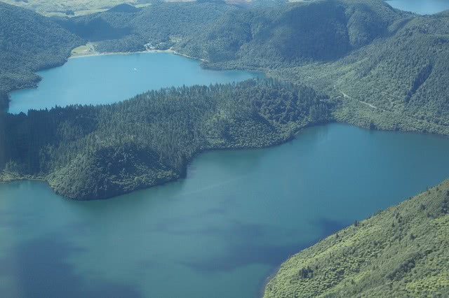 The stunning blue and green lakes in Rotorua