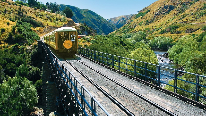 The spectacular Taieri Gorge Railway