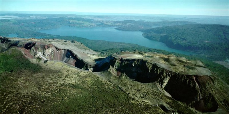 Volcanic Air offers up great views of Mt Tarawera from the skies